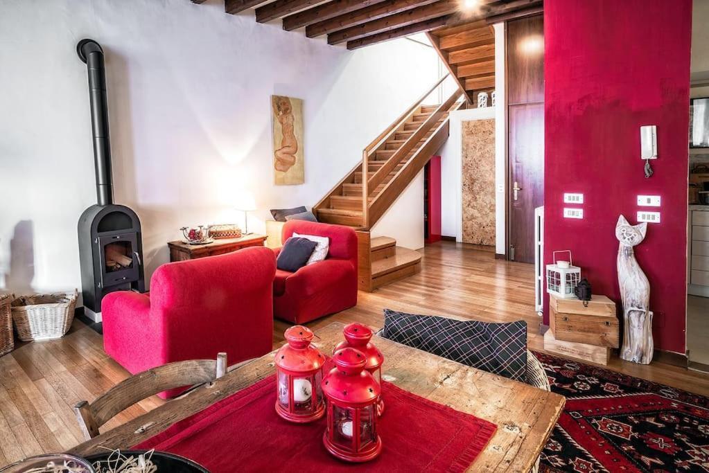 Loft Overlooking The Old Town . 费尔特雷 外观 照片