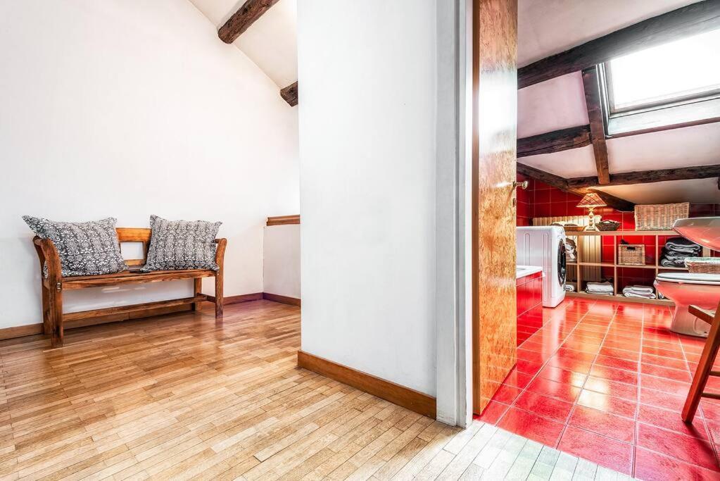 Loft Overlooking The Old Town . 费尔特雷 外观 照片
