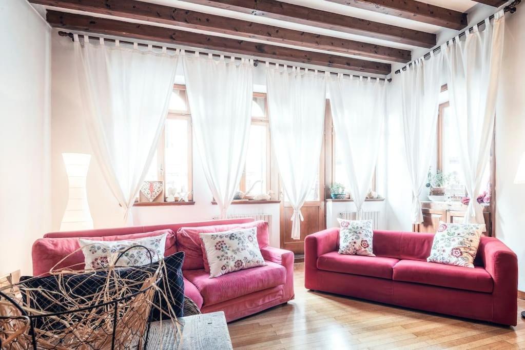 Loft Overlooking The Old Town . 费尔特雷 外观 照片